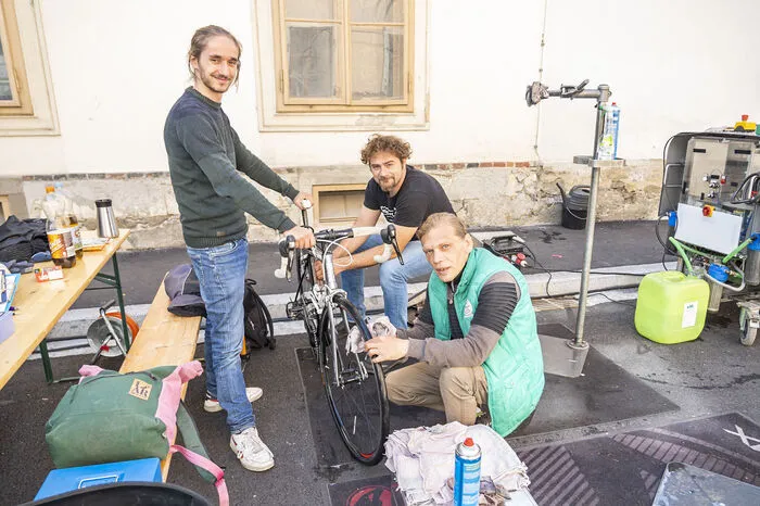 ... kostenlose Radl-Checks, Putzaktionen ...