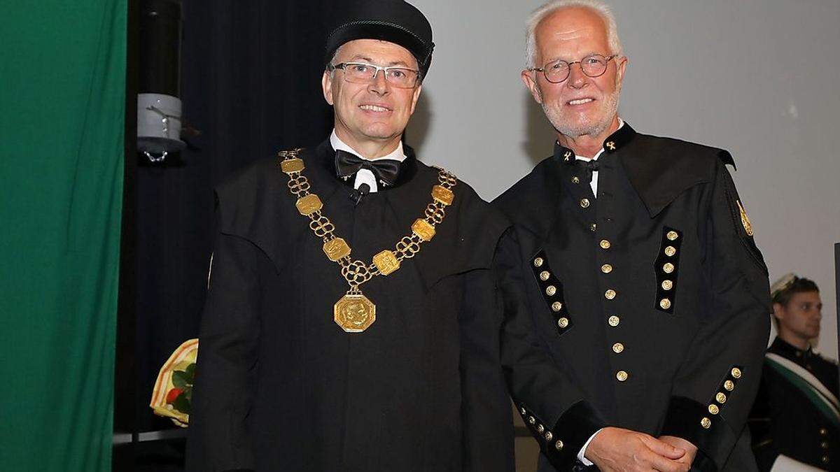 Wilfried Eichlseder, Rektor Montanuni Leoben, mit Peter Uggowitzer, neuer Professor für Legierungsdesign von Leichtmetallen (r.)