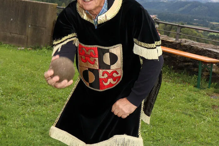 Reinhard Ortner (Obmann und Burggeist). 