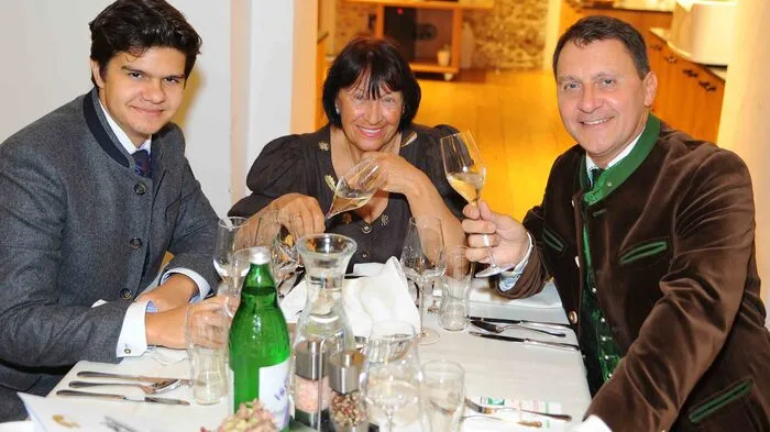 Die Mitgliedsbetriebe der Arge Kärnten Bioweidegans luden am Mittwoch zum 13. Saisonauftakt im Stift St. Georgen am Längsee - inklusive Galadinner.