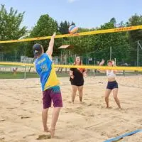 Im Europapark kann man kostenlos Beachvolleyball spielen