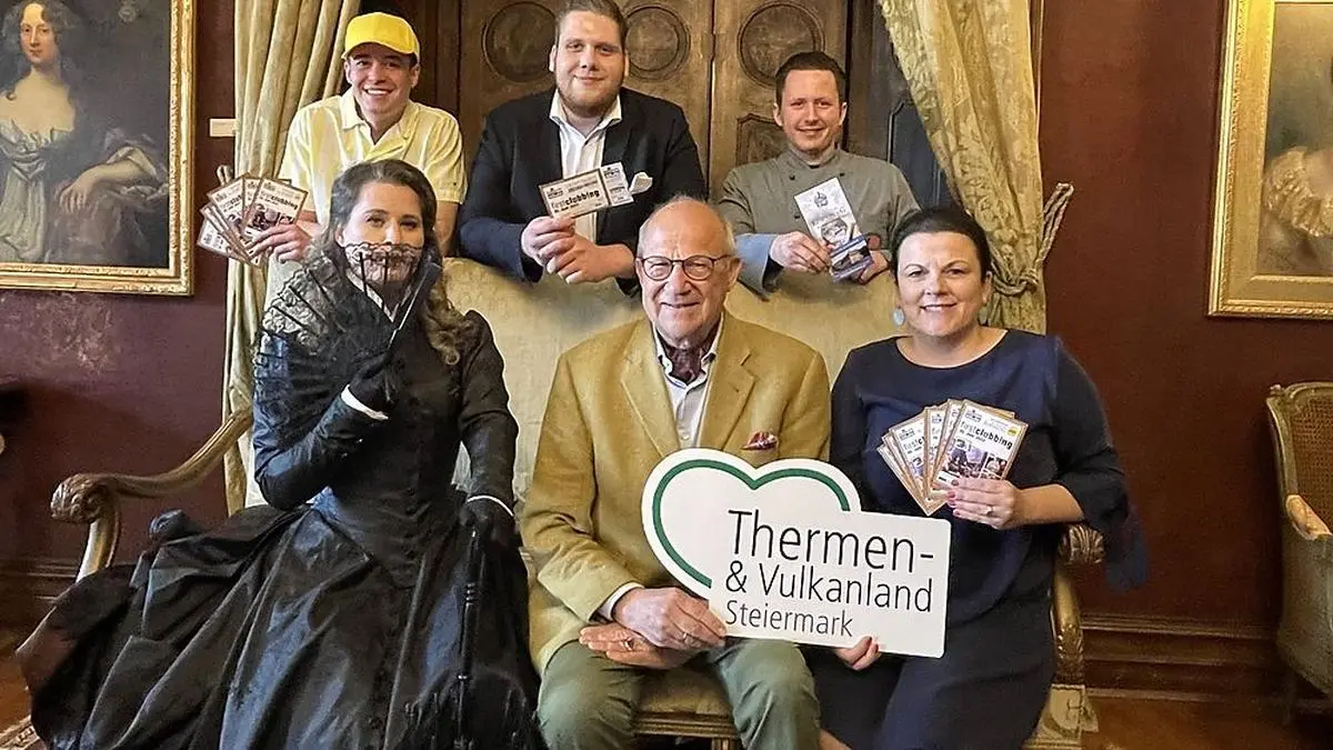 Gottfried Broz und Michael Kinelly machen gemeinsame Sache mit der Antenne, hier vertreten durch Michael Haas (hinten, v.r.n.l.). Anja Wendzel  arbeitete vor 10 Jahren zum ersten Mal mit Andreas Bardeau und Sonja Skalnik zusammen.