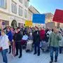 In Bad Radkersburg protestieren Bürger am Donnerstag gegen den Plan, die Orthopädie am LKH zu schließen