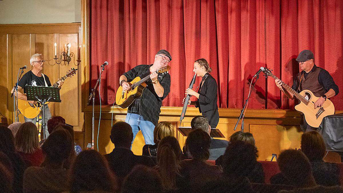 Alfred Seger, Gerald Gaugeler, Paloma Seger und Hubert Lagger begeisterten im Rathaussaal