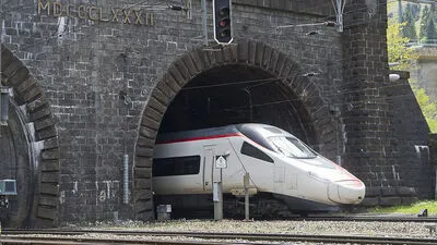 Zumindest bis Ende 2017 soll die alte Gotthard-Strecke in ihrer ursprünglichen Form in Betrieb bleiben