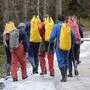 Die Bergungsteams machen sich auf den Weg