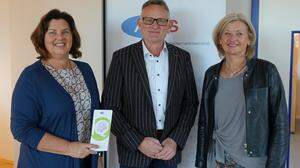 Claudia Schenner-Klivinyi von Alea + Partner, Unternehmer Bernhard Stranzl und Franziska Ziegler, stellvertretende Leiterin AMS Weiz