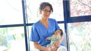 Hebamme Ursula Moser begleitet Schwangere seit 34 Jahren im Krankenhaus der Barmherzigen Brüder St. Veit/Glan vor, während und nach einer Geburt 