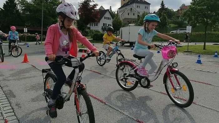 Die Schüler der VS großklein beim AUVA Radworkshop