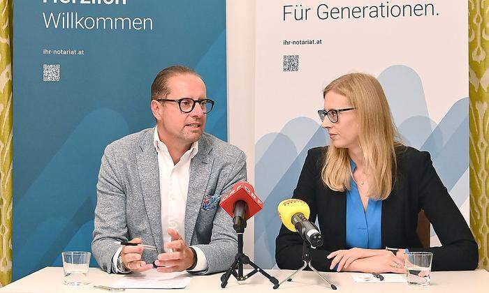 Stein, Haiden-Fill bei der Pressekonferenz in Klagenfurt. "Testament alle fünf Jahre zur Hand nehmen"