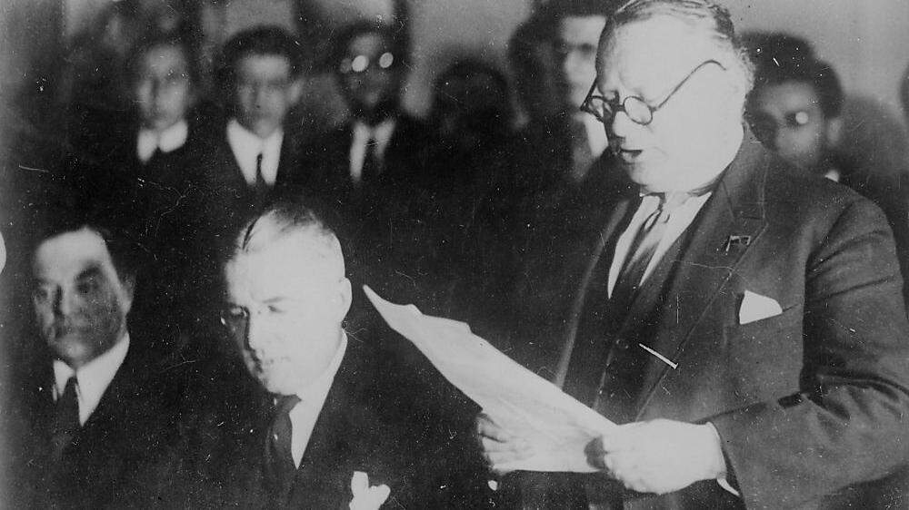 Der sowjetische Außenkommissar Litvinov (rechts)