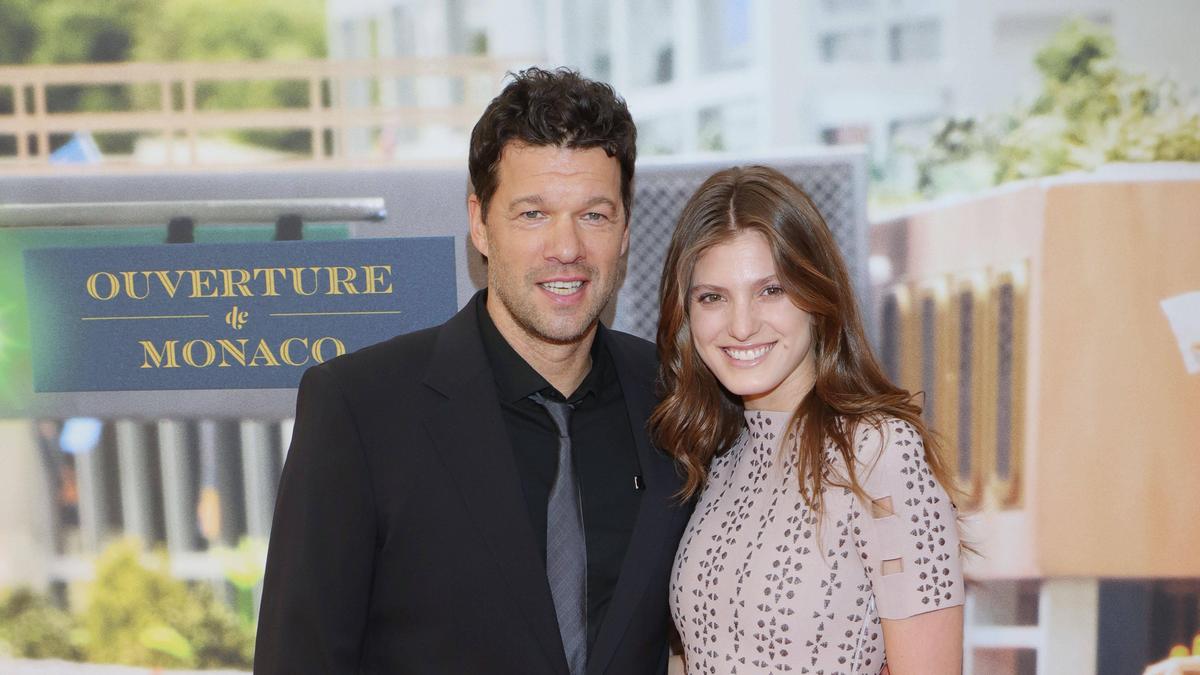 Michael Ballack und Sophia Schneiderhan bei der Eröffnung des Monaco Abschnitts im Miniatur Wunderland Hamburg durch das Fürstenpaar von Monaco im April 2024