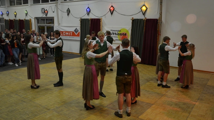 Der Kathreintanz bildet jährlich den Abschuss der im Volkstum traditionellen Tanzsaison. Und wenn die Landjugend in Eberstein zu diesem letzten Tanz bittet, bleiben die Besucherinnen und Besucher nicht aus.