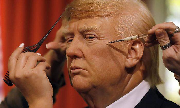 Wachsfigur Donald Trump im Wachsfigurenkabinett von Madame Tussauds, das zur Merlin Entertainments Group gehört
