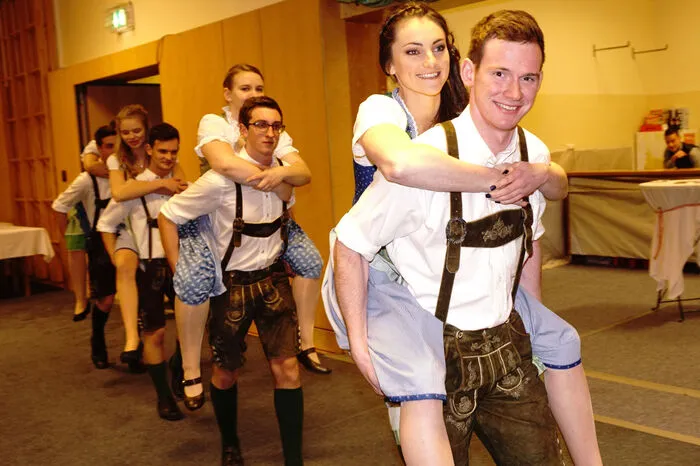 Die „Krachledernen“ spielten auf, die Stimmung war ausgezeichnet und die Tanzfläche war bis in die frühen Morgenstunden stark frequentiert.