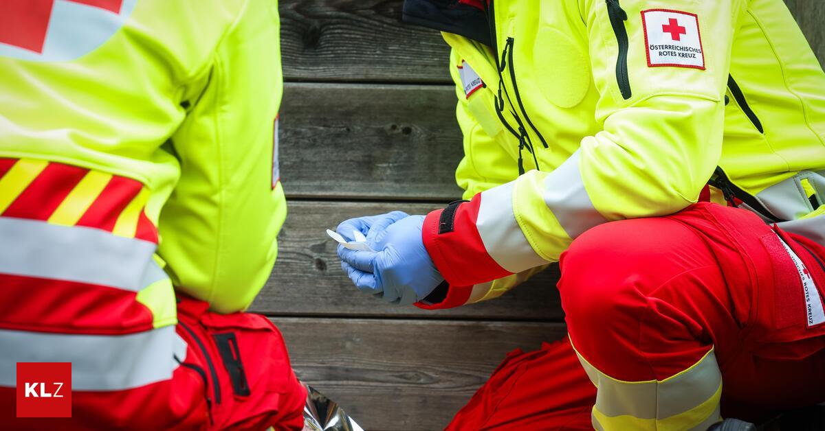 Rittscheinstra-e-18-J-hriger-kollidierte-mit-Familien-Pkw