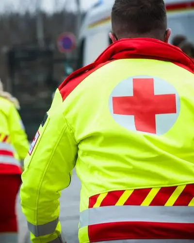 Tödlicher Unfall: Fassadenreiniger geriet in Hochspannungsleitung