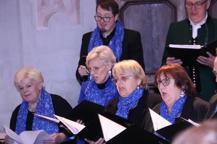 Mitwirkende waren neben Harald Fripertinger der Hafner Chor, der Sallegger 5Xang, der Chor pro musica Mooskirchen und Svetlana Hübler, Texte sprachen Norbert Golob und Pfarrer Martin Trummler.