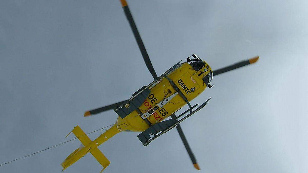 Der verletzte Skifahrer wurde vom Präbichl mit dem Rettungshubschrauber ins LKH Hochsteiermark, Standort Bruck gebracht