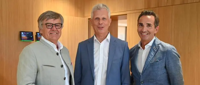 Der frischgebackene Kommerzialrat Josef Muchitsch (Mitte) mit Gerhard Wohlmuth (links) und Dietmar Schweiggl (rechts)