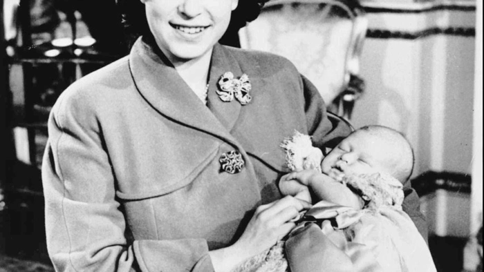 14. November 1948: Charles wird um 21.14 Uhr als ältester Sohn der späteren Königin Elizabeth II. und von Prinz Philip in London geboren.