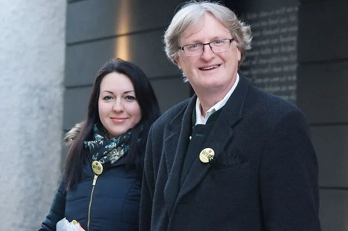 Eine bunte Truppe hat sich rund um Ex-Gemeinderat Gerhard Mariacher (FPÖ, BZÖ, unabhängig) und Anja Gehringer versammelt. Das Ziel: die veralteten Parteistrukturen aufzubrechen.
