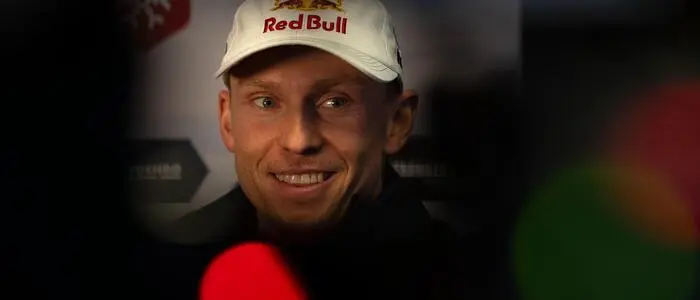 Henrik Kristoffersen darf endlich seinen Kopfsponsor haben