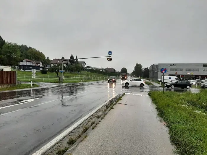 Rund 700.000 Euro kosten die Sanierung und der Bau der Ampel