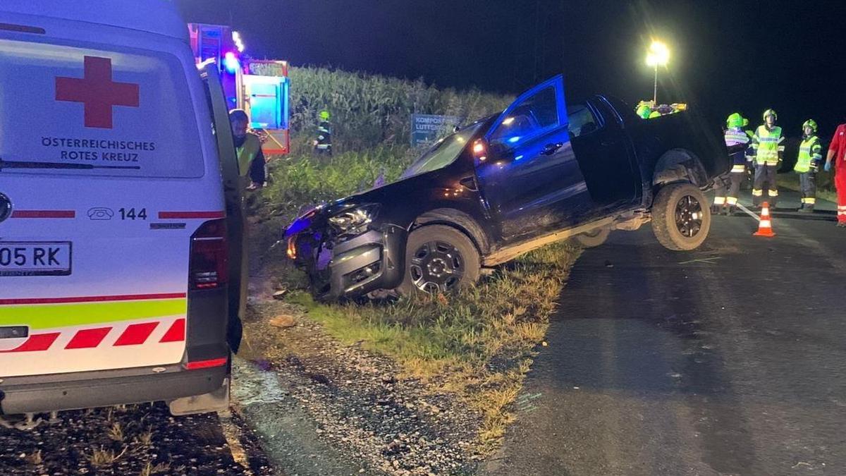 Beide Autos landeten im Straßengraben