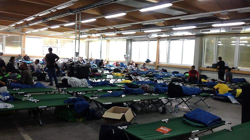 Die Dullnighalle wird wieder zum Transitquartier für Flüchtlinge