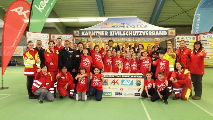 Die Sieger von der 4a der VS St. Veit - die Kinder-Sicherheitsolympiade wurde am Montag in St. Veit geschlagen. Zwölf Schulen waren mit dabei.