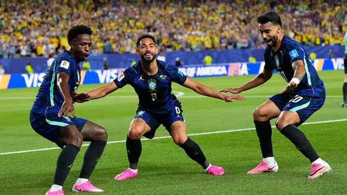 Matheus Cunha (Mitte) mit einem Doppelpack und Vini Jr. (links) trafen für Brasilien