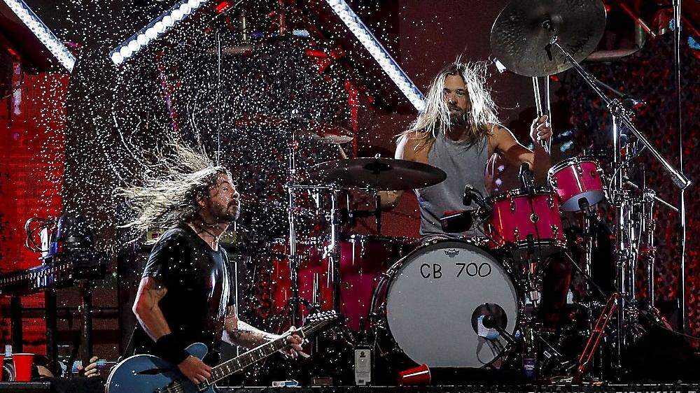 Foo Fighters (auf dem Foto Dave Grohl und der verstorbene Schlagzeuger Tayler Hawkins) sagten Grammy-Auftritt ab