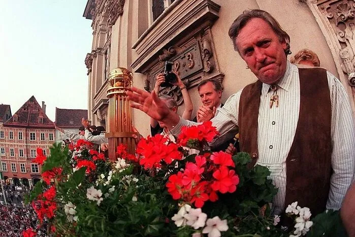Es dauerte nicht lange, bis sich unter Osim erste Erfolge einstellten. 1996 wurde Sturm Cup-Sieger - es war der erste nationale Titel der Grazer.