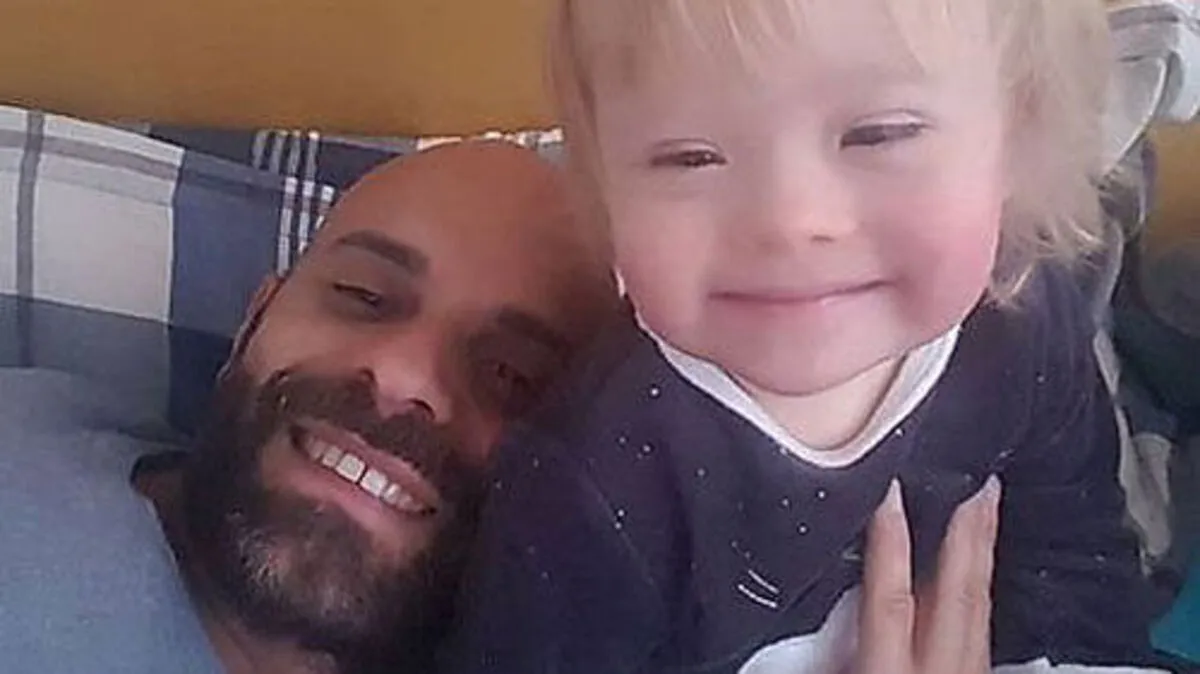 Luca Trapanese mit seiner Adoptiv-Tochter Alba