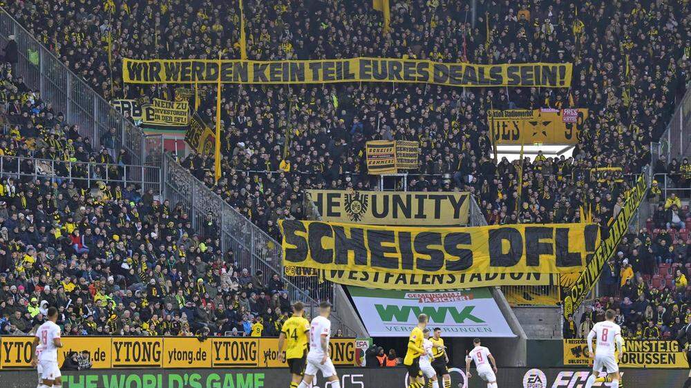 Auch die Fans von Dortmund demonstrierten