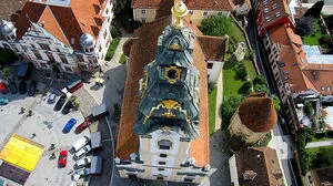 Hartberg hat alles, was eine Bezirkshauptstadt braucht:  eine schöne Altstadt, viele Geschäfte und Platz für Menschen. Die Kirche ist noch immer ein  Treffpunkt 