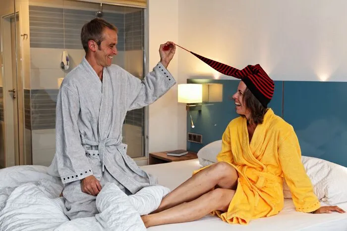 Schlafmützen-Wochenende für Veganer: Das Hotel &amp; Spa Reibener Hof bietet bei seinem Langschläfer-Frühstück auf dem Zimmer eine große Auswahl veganer Speisen. Auch bei den übrigen Mahlzeiten wählen Gäste aus einem breiten Angebot veganer Speisen. Neben der Kulinarik bietet das Hotel kostenfreien Zugang zum hoteleigenen Wellness- und Fitness-Bereich an. So steht einem entspannten Wochenende zu zweit nichts im Wege.