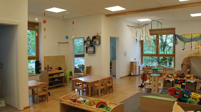 Insgesamt zwei Gruppenräume bieten den Kindern viel Platz, um sich kreativ auszuleben ...