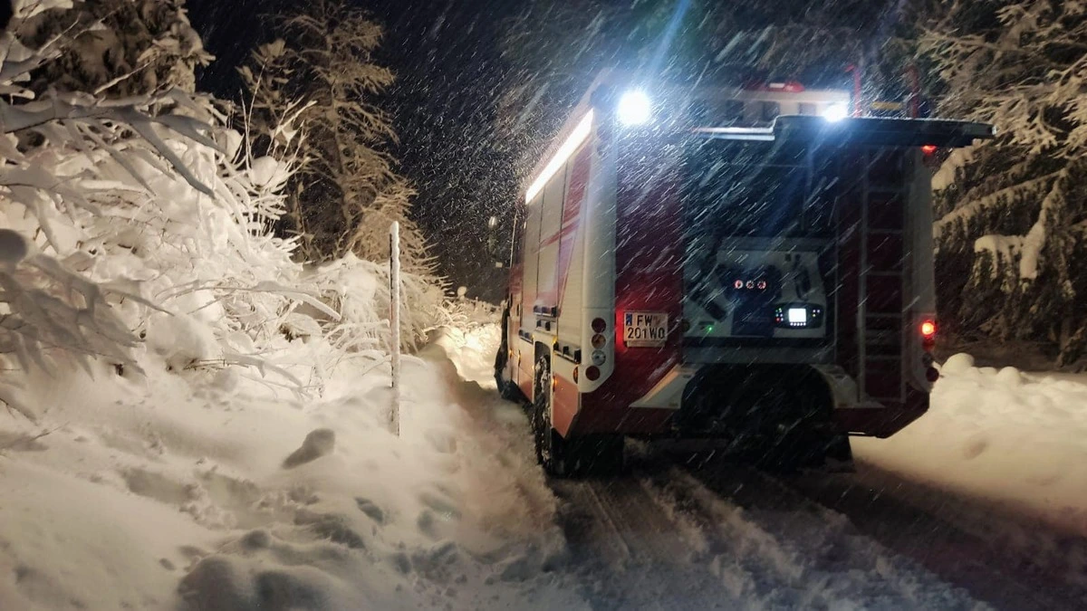 Feuerwehren sind in Kärnten im Dauereinsatz.