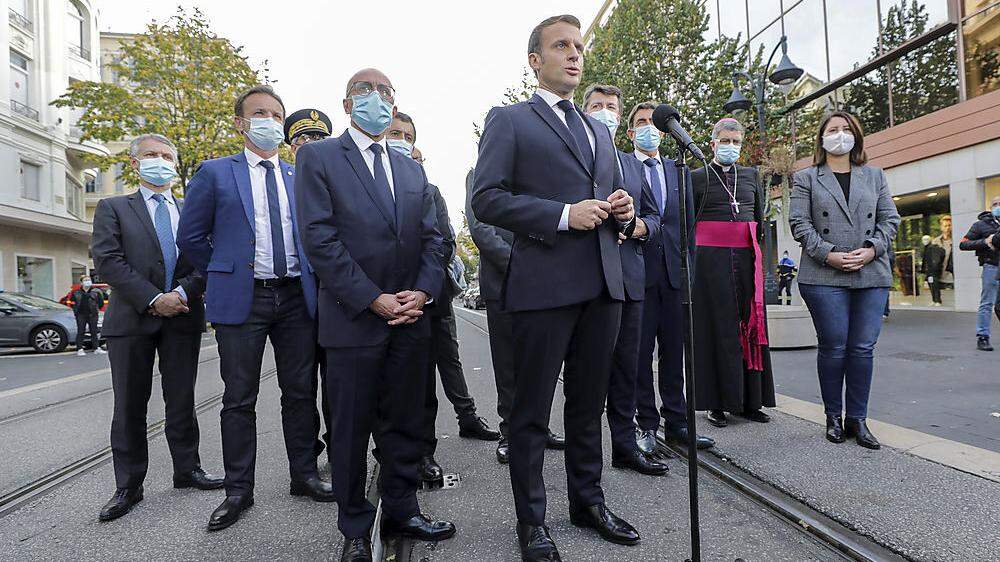 Macron war nach dem Anschlag in Begleitung von Ministern nach Nizza gereist