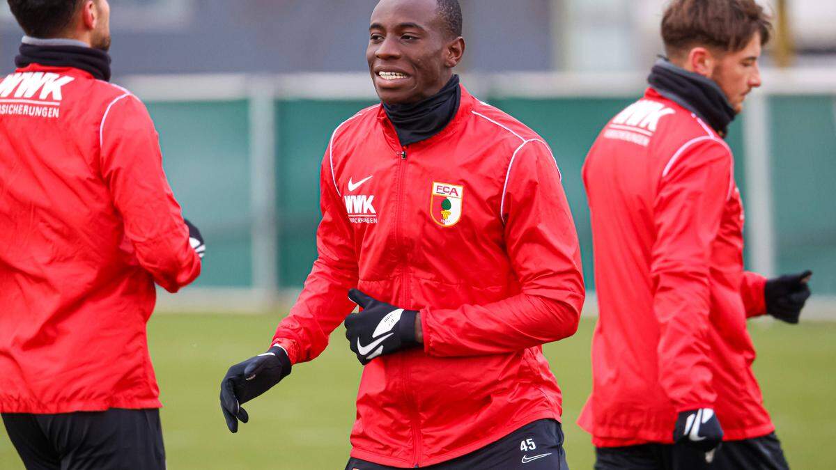 Kelvin Yeboah schrieb im ersten Einsatz für Augsburg gleich an.