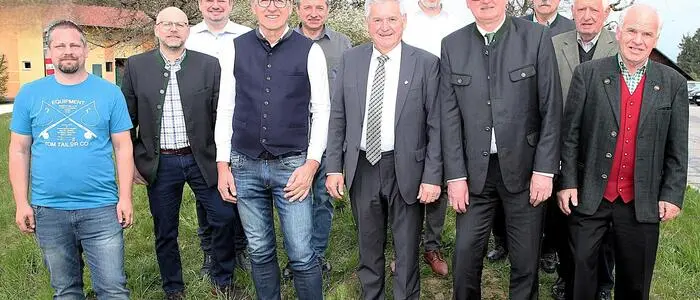 Der Ausschuss der Wassergenossenschaft Stierhämmer mit Obmann Josef Niggas