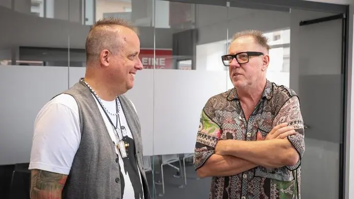 Groß war die Begeisterung bei den Besucherinnen und Besuchern des Künstlertreffens mit Georg Brandner im Kleine Zeitung-Regionalbüro Leoben