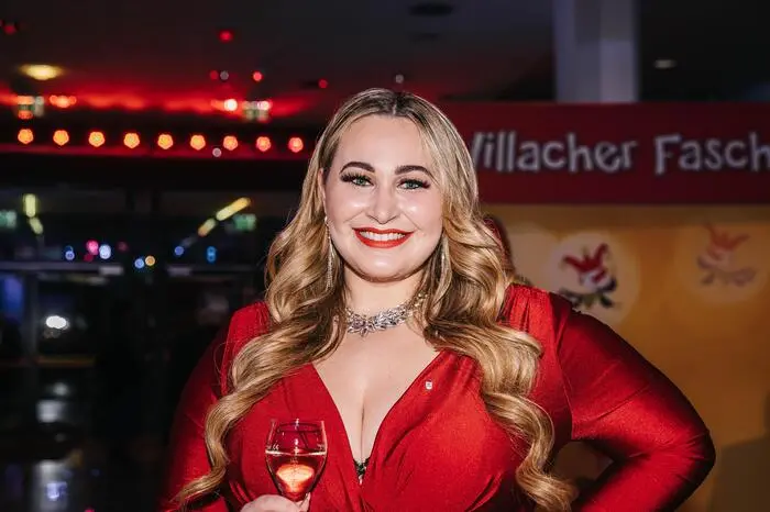 Die gebürtige Villacherin und Schlagersängerin Adriana
