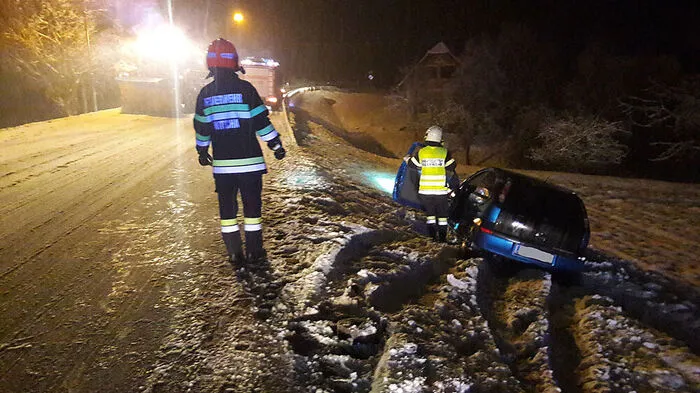 Im Februar rutschte ein Pkw im Gemeindegebiet von Gleisdorf von der B54. Er war alkoholisiert, ohne Lenkberechtigung unterwegs und an seinem Wagen waren Sommerreifen montiert. Mehr dazu...