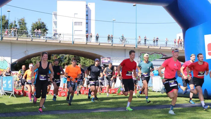 Beim Start des 1. Einzelbewerbes über 15km und 75 Hindernissen am Wasenboden. Siegerliste 2021: Einzel  1 Runde Florian Lassnig 2 Runden Thomas Pliessnig 3 Runden Rene Groinig  Teamwertung  1 Runde Zimmerei Kopeinig 2 Runden Team STS 3 Runden Alarm für Zebra Ulf 