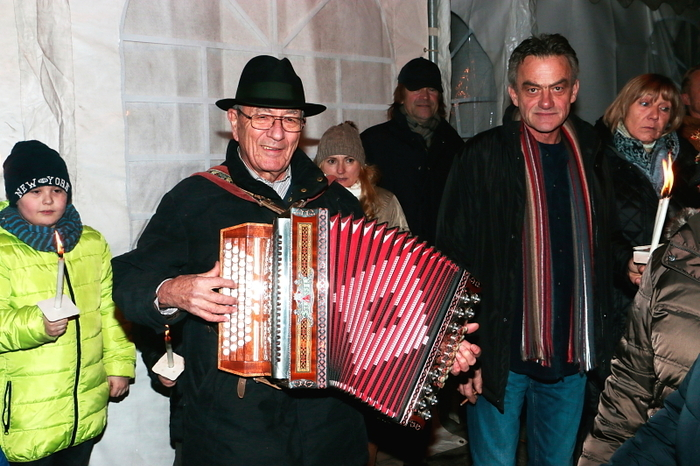 Dort wurde mit stimmungsvoller Musik der Jahresausklang gefeiert.