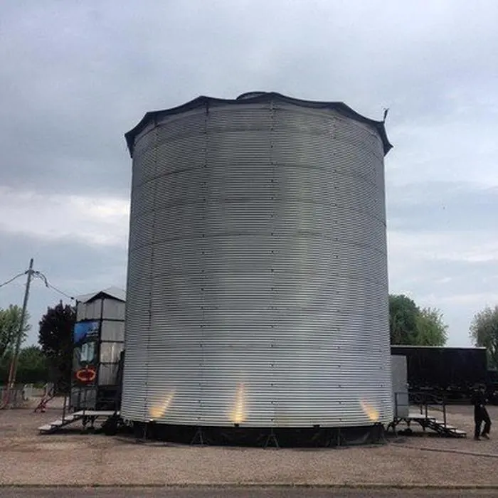 Zwölf Meter in der Höhe und neun Meter im Durchmesser misst der Silo, in dem der „metaphysische Zirkus“ von Les Choses de Rien auftreten wird