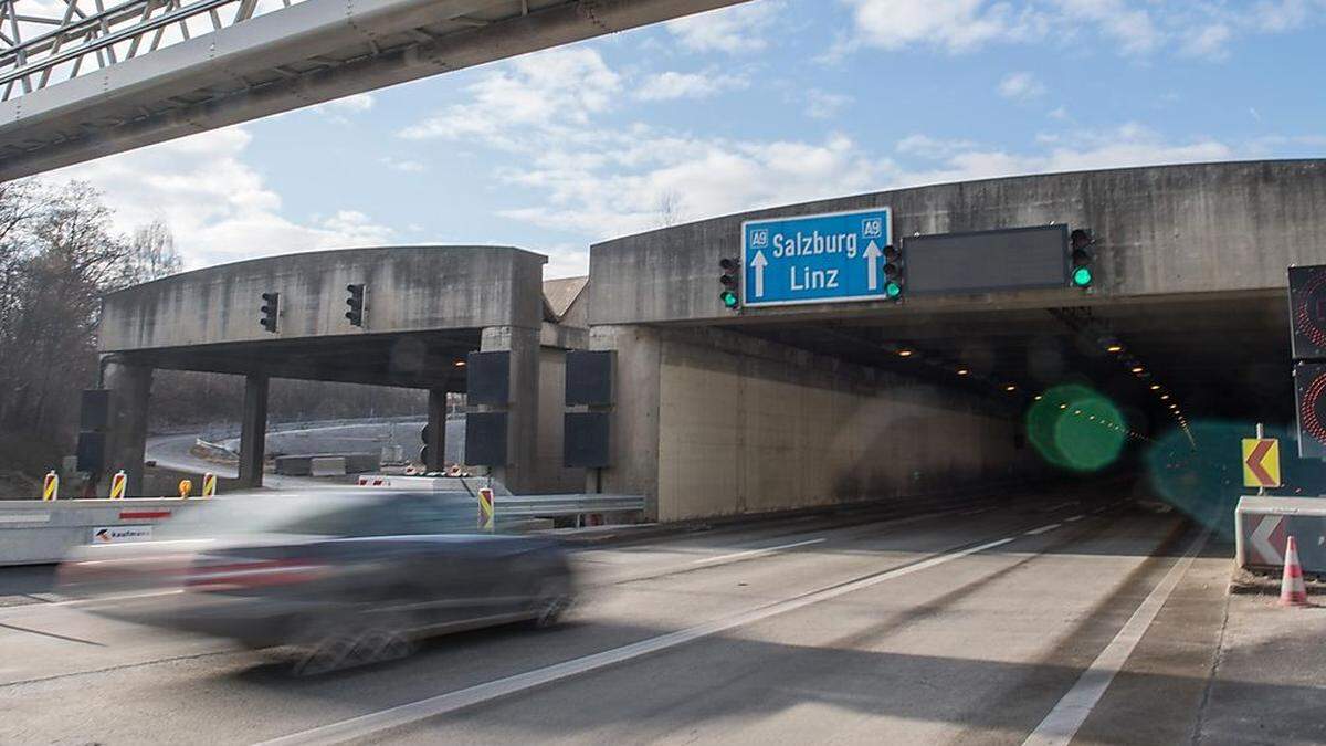 Sperre wegen Fluchtwege-Ausbau und sicherheitstechnischen Erneuerungen im Tunnel